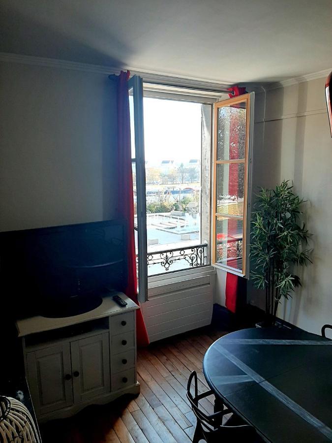 Et Au Pied Coule Une Riviere, Situation Et Vue Ideales Auxerre Exteriér fotografie