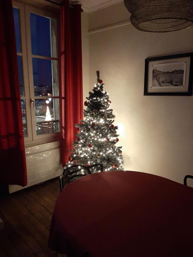 Et Au Pied Coule Une Riviere, Situation Et Vue Ideales Auxerre Exteriér fotografie
